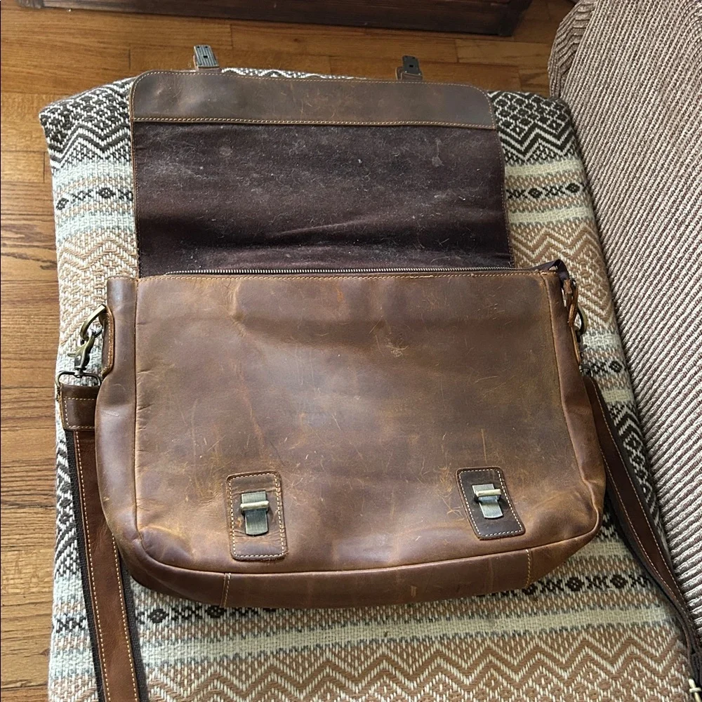 Classic Brown Leather Messenger Bag Laptop Bag